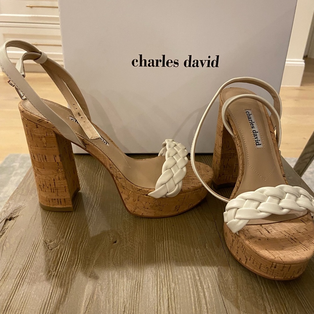 Charles David Jocky White Woven Leather Platform Sandal Size 7